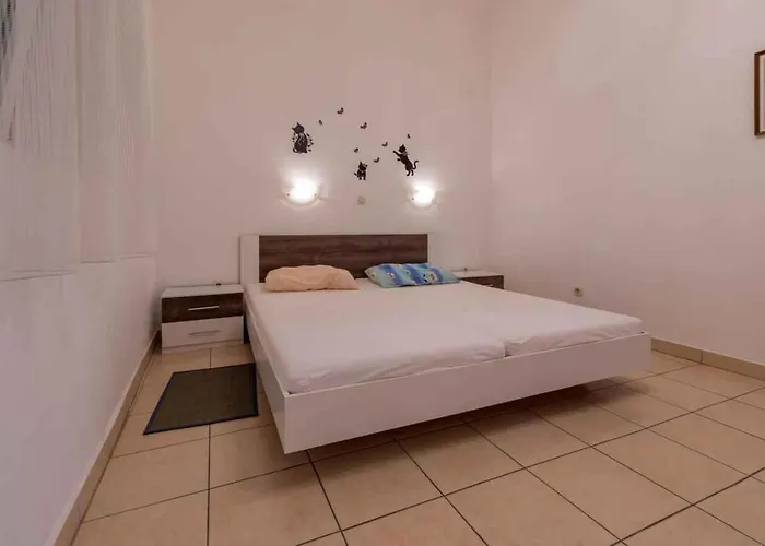 One-bedroom 22