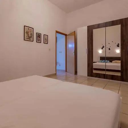 公寓 One-bedroom 22 茨里克韦尼察